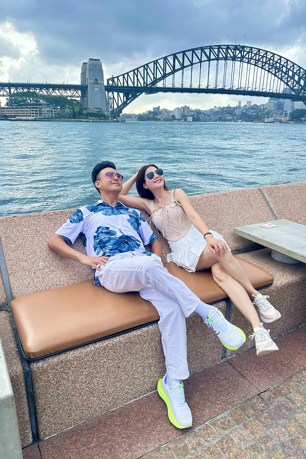 Con gái kha ly hơn 1 tuổi đã học bài cực thông minh đã quen ở cùng bà ngoại lúc bố mẹ công tác ở trời tây - 5