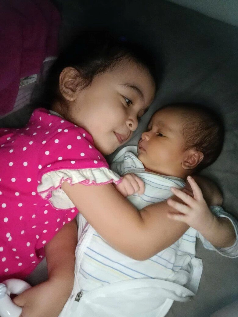 Con gái lai ấn nhà võ hạ trâm thuộc bài hát yêu nước của mẹ 4 tuổi đã điệu đà sở hữu mái tóc đen dài - 7