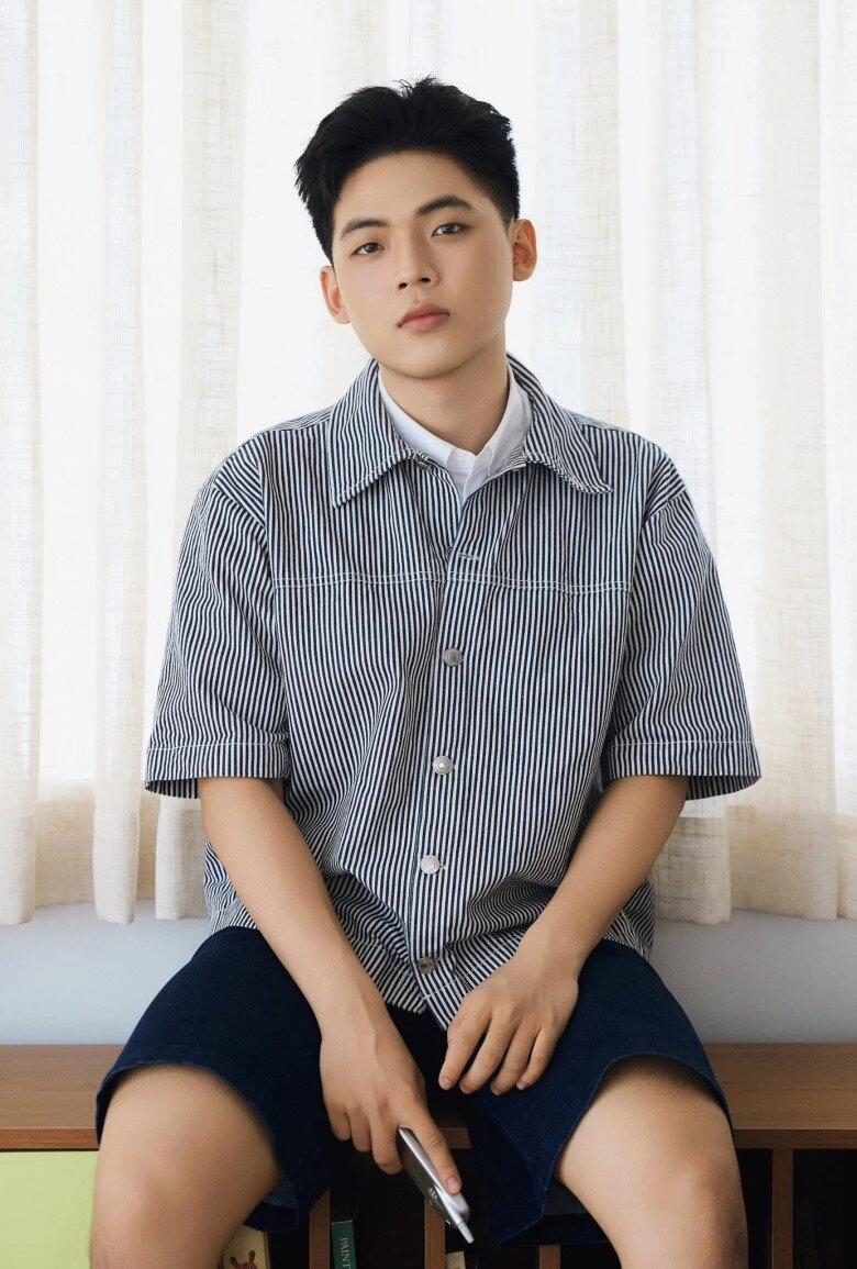 Con gái quyền linh rộ tin hẹn hò vì khoe ảnh nắm tay một ca sĩ ngoại hình điển trai từng thi the voice kids - 4