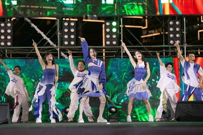 Con sao việt đóng phim quý tử thái hòa tuyệt đối điện ảnh trần bờm nhà trần lực lần đầu đã vào vai chính - 11