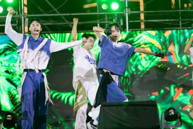 Con sao việt đóng phim quý tử thái hòa tuyệt đối điện ảnh trần bờm nhà trần lực lần đầu đã vào vai chính - 12