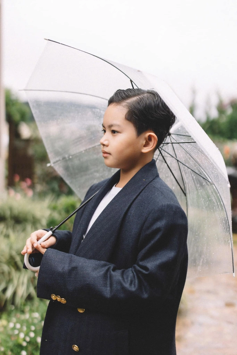 Con trai khánh thi - phan hiển 10 tuổi sở hữu số huy chương khổng lồ nói bố mẹ hung dữ như nhau - 12