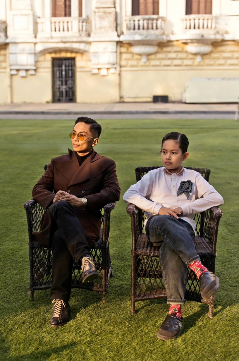 Con trai khánh thi - phan hiển 10 tuổi sở hữu số huy chương khổng lồ nói bố mẹ hung dữ như nhau - 13