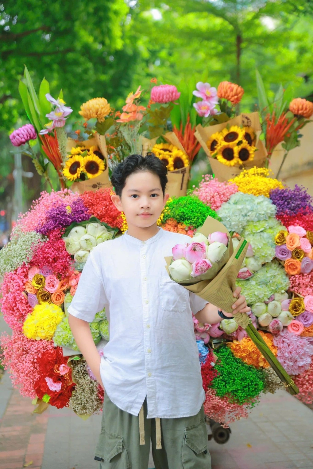 Con trai phan hiển 10 tuổi cao gần 1m6 bật khóc tự ái vì mẹ khánh thi ngay sau khi đoạt 8 hcv - 4