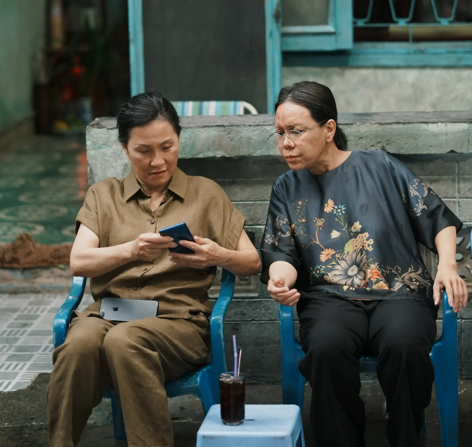 cục vàng của ngoại việt hương hồng đào là điểm sáng dễ lấy nước mắt người xem nhưng chưa đủ - 3