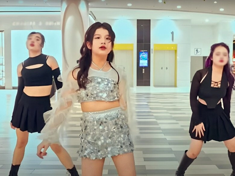 Cùng cảnh 4 con jennifer phạm mát tay bé nào cũng tài giỏi phương lê khoe ái nữ học trường danh giá tại anh - 14