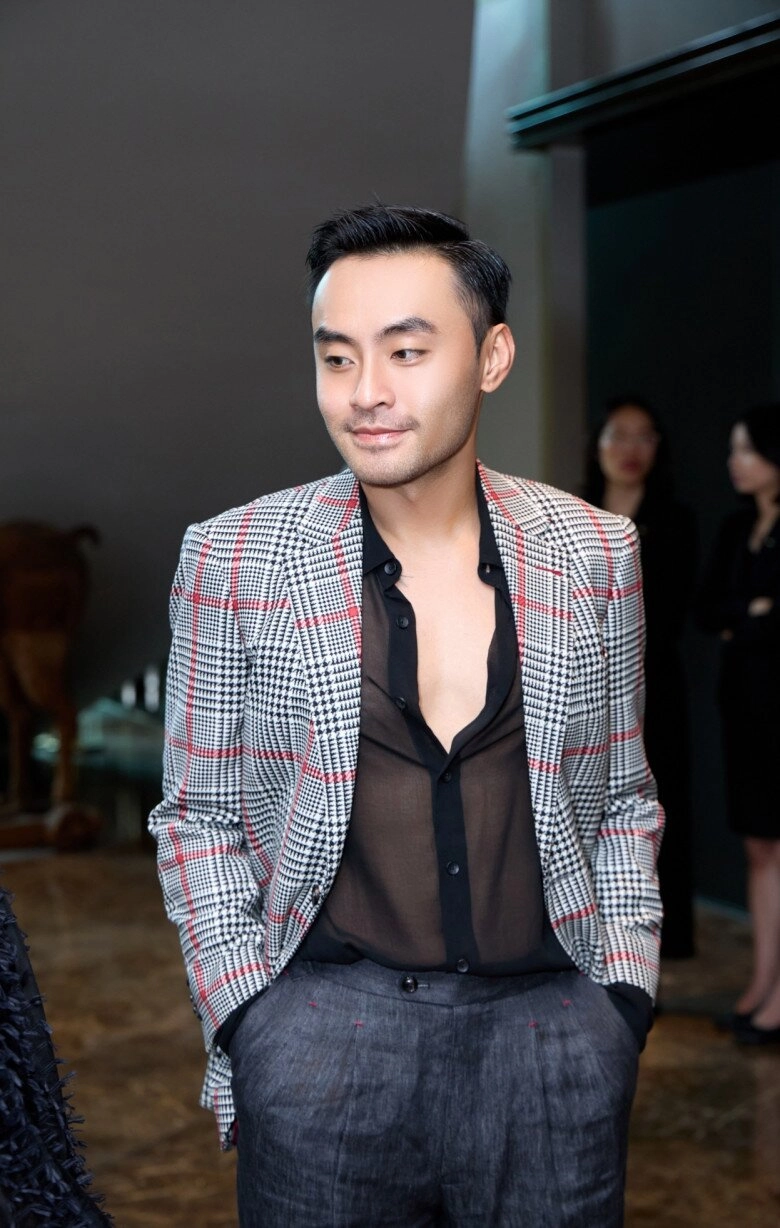 Dahan phương oanh hoá tổng tài cuốn hút xuất hiện khác biệt bên dàn mỹ nhân gợi cảm - 6