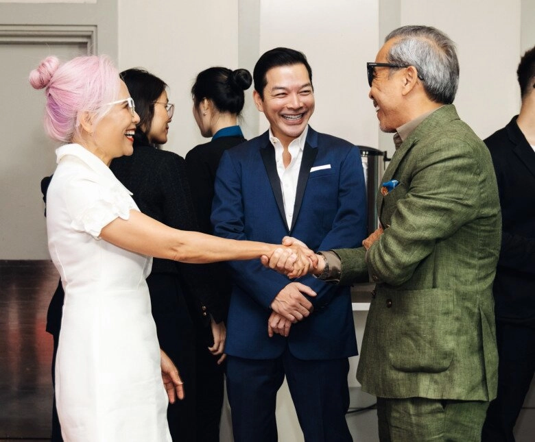 Dahan phương oanh hoá tổng tài cuốn hút xuất hiện khác biệt bên dàn mỹ nhân gợi cảm - 8