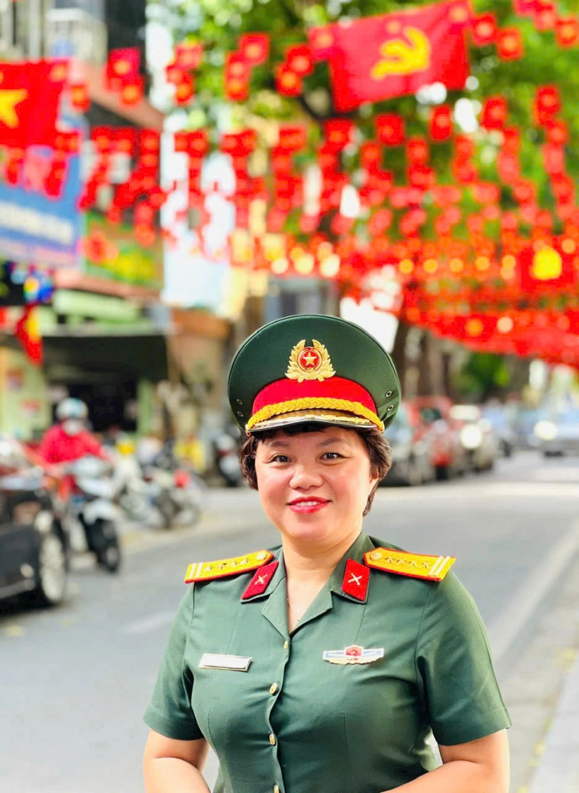 Đại tá kiều thanh thúy trả lời câu hỏi doanh thu 700 tỷ của mưa đỏ về đâu - 1