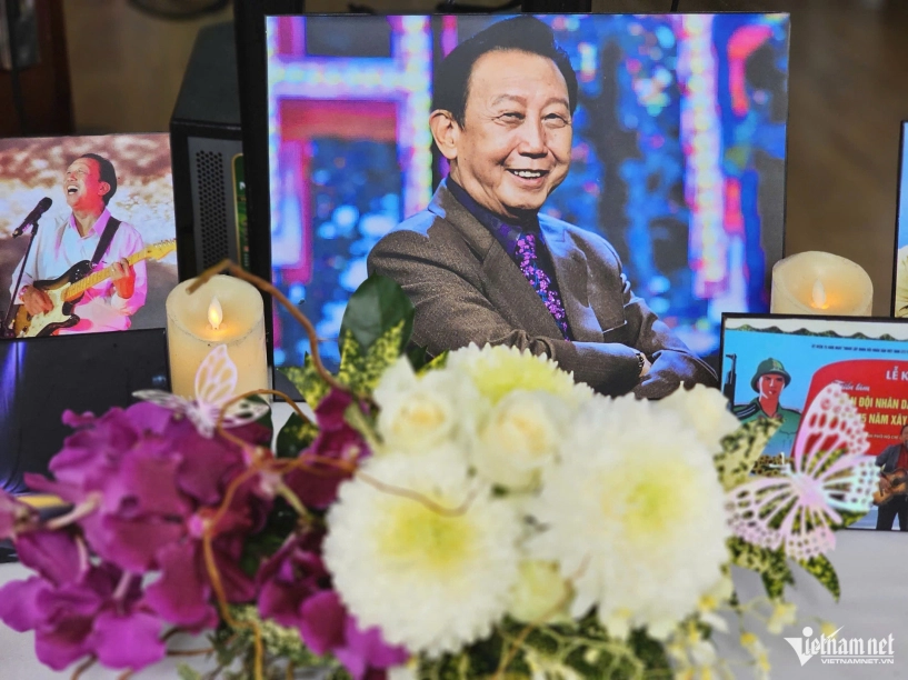 Đám tang nsnd thế hiển vợ túc trực bên linh cữu gửi lời nhắn xé lòng - 5