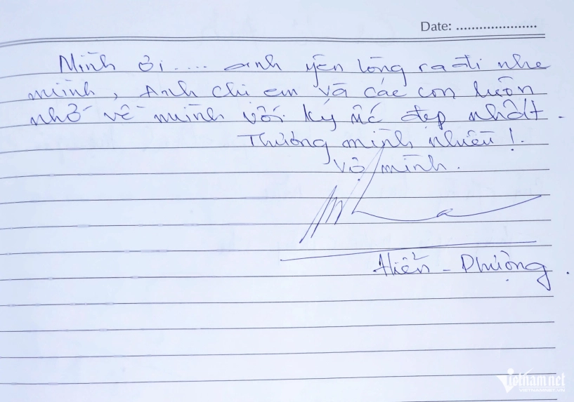 Đám tang nsnd thế hiển vợ túc trực bên linh cữu gửi lời nhắn xé lòng - 11