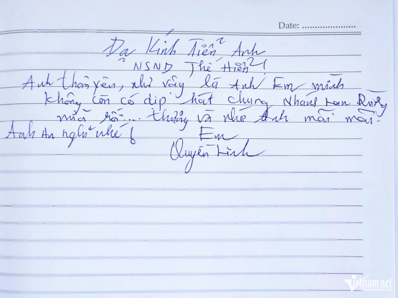 Đám tang nsnd thế hiển vợ túc trực bên linh cữu gửi lời nhắn xé lòng - 13