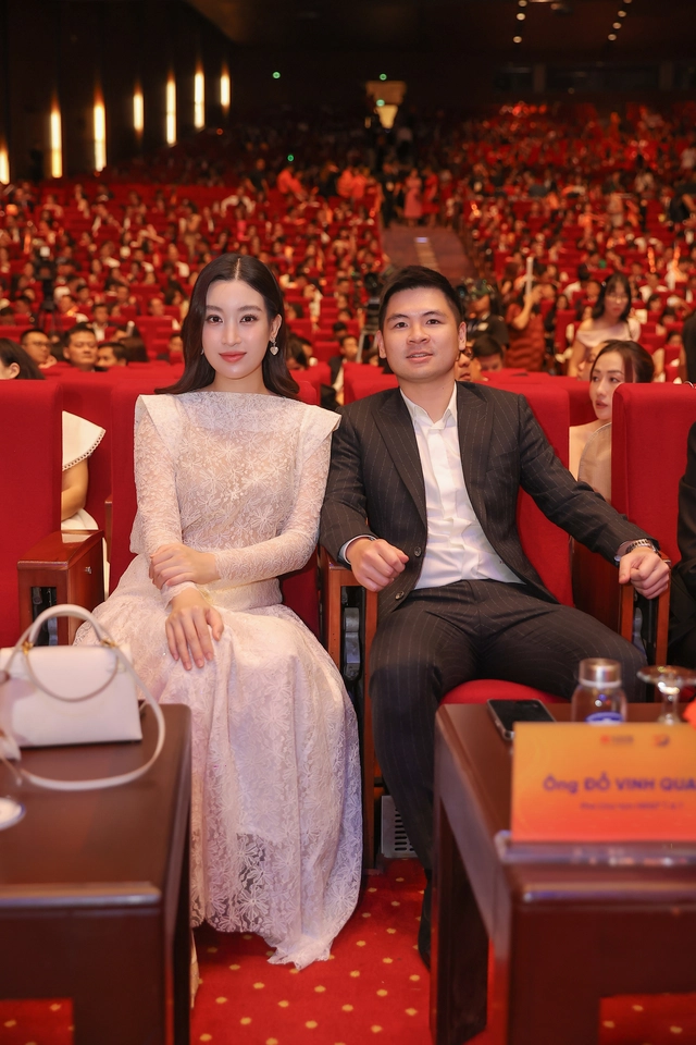 Dàn hậu cưới thiếu gia là thạc sĩ tiến sĩ du học ở anh đỗ mỹ linh thành phó chủ tịch quỳnh châu vượt khó mùa dịch - 9