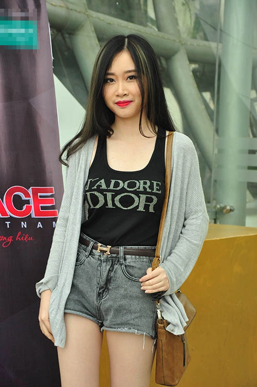 Dàn thiếu nữ xinh đẹp mặc soóc katun quy tụ ở hn - 3