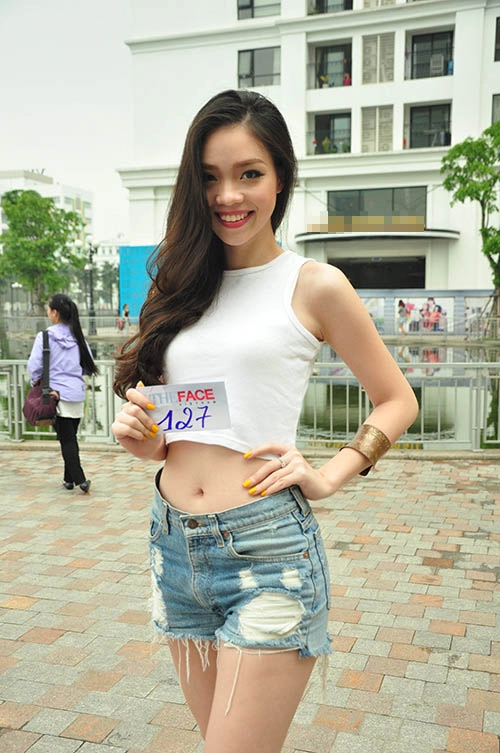 Dàn thiếu nữ xinh đẹp mặc soóc katun quy tụ ở hn - 5