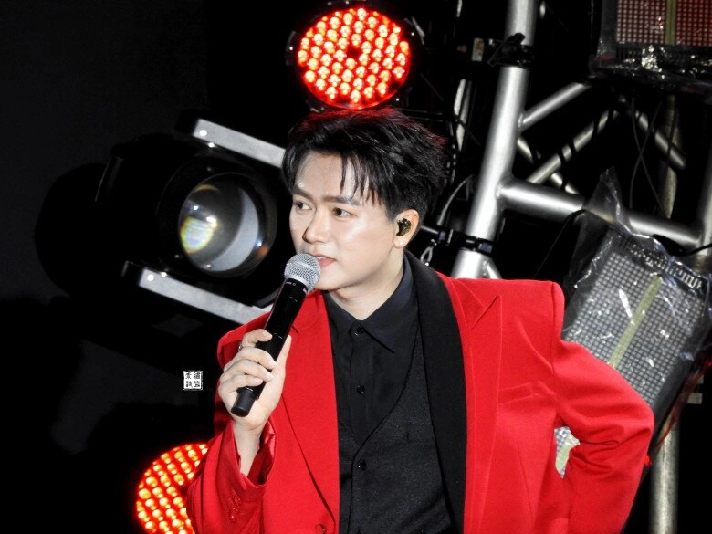 Đăng tải cảnh thiệt hại mà bão bualoi gây ra mc thảo vân đau xót khi nhìn số người thiệt mạng và mất tích - 13