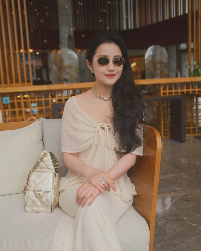 Đặng thu thảo diện túi trăm triệu đồng giống dàn phu nhân hào môn - 3