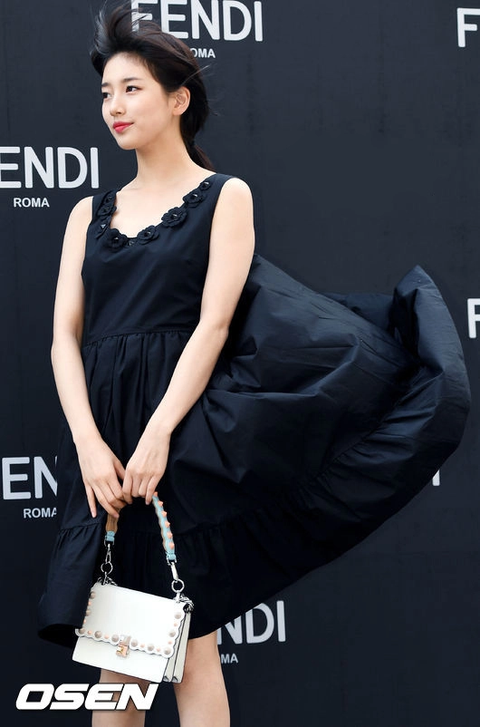 Đang xúng xính váy áo xinh đẹp sao hết hồn hết vía khi gặp gió độc - 2