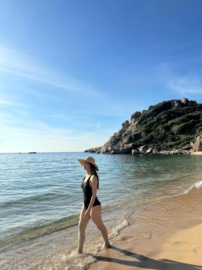 Diễm my 9x chăm con trai đến bầm tím cả trán quý tử chưa tròn 1 tuổi đã phải học cả núi sách - 12