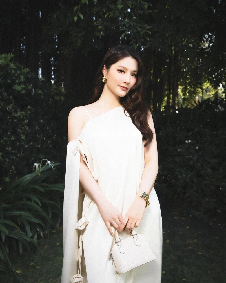 Diễm my 9x chăm con trai đến bầm tím cả trán quý tử chưa tròn 1 tuổi đã phải học cả núi sách - 13