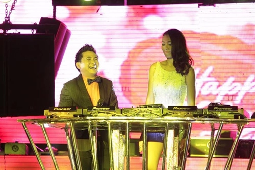 Diệu huyền hóa thân thành dj sexy - 5