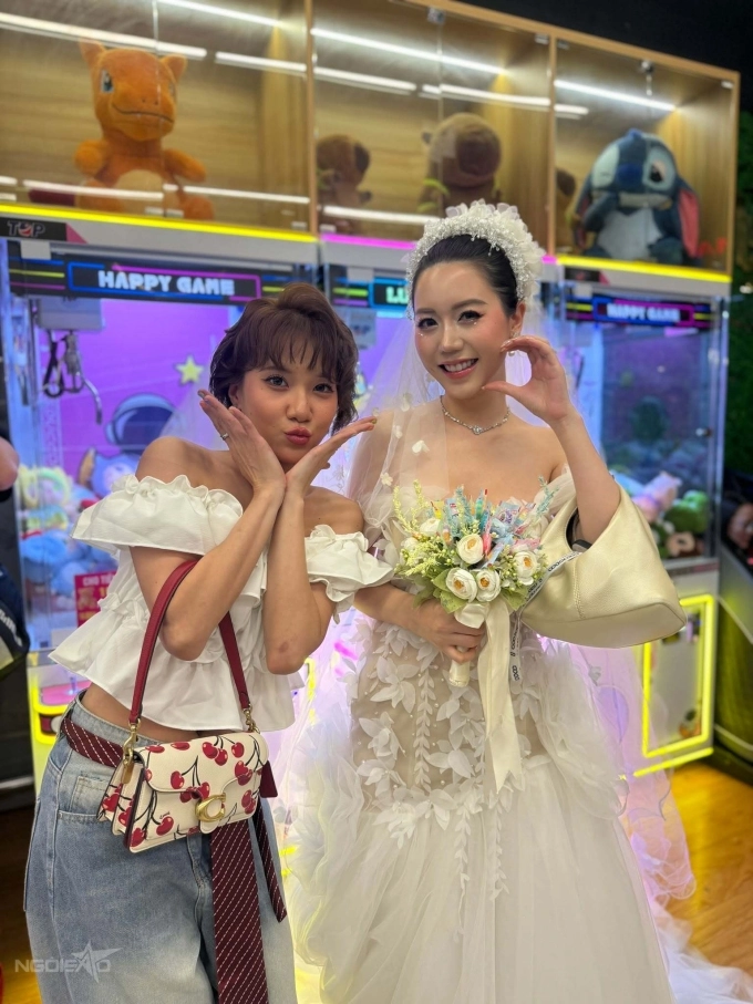 Fan việt mặc váy cưới xếp hàng dài chờ gặp hứa quang hán - 4