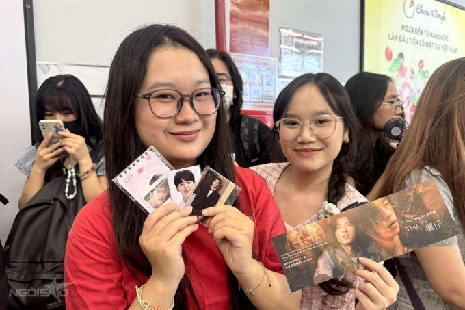 Fan việt mặc váy cưới xếp hàng dài chờ gặp hứa quang hán - 8