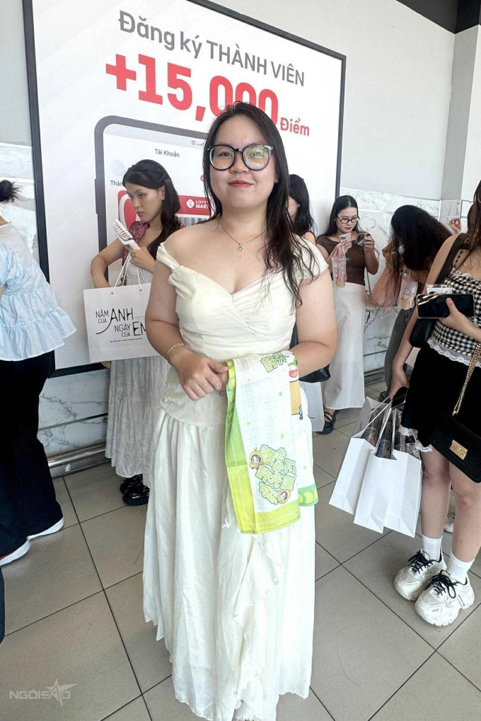 Fan việt mặc váy cưới xếp hàng dài chờ gặp hứa quang hán - 10