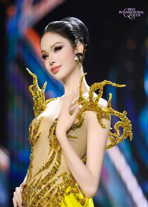 Hà tâm như tỏa sáng ở bán kết miss international queen 2025 - 7