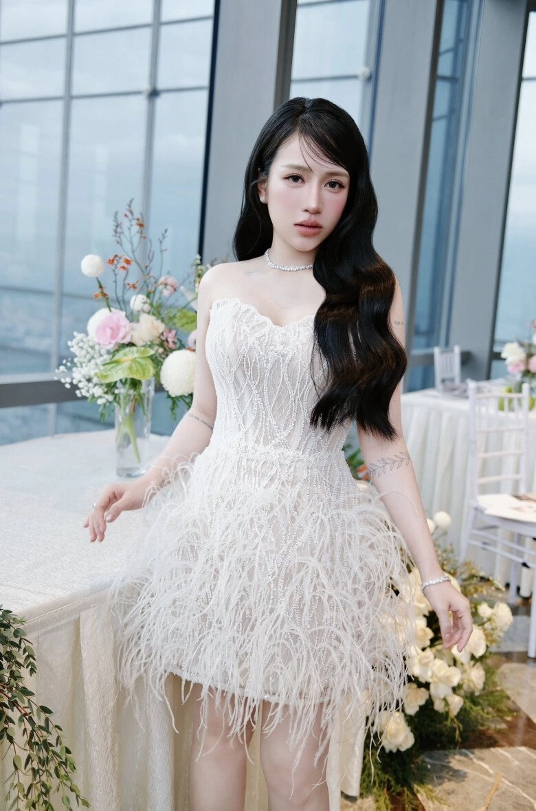 Hai ái nữ nhà đại gia có khối tài sản nghìn tỷ joyce phạm càng sinh càng đẹp em gái kín tiếng mê mặc xuyên thấu - 3