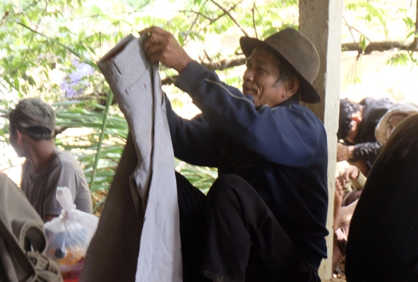 Hai mỹ nhân của hoa hậu việt nam lặng lẽ đi từ thiện tại quảng nam - 8