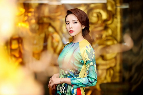 Hh kỳ duyên lúng liếng khoe nét xuân thì trên sàn diễn - 3