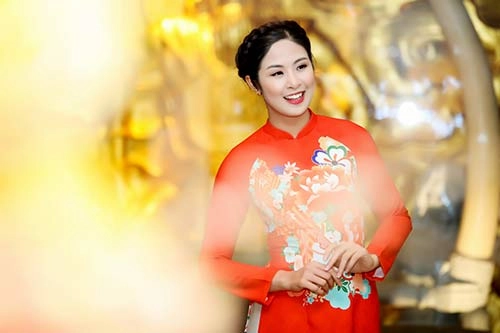 Hh kỳ duyên lúng liếng khoe nét xuân thì trên sàn diễn - 8