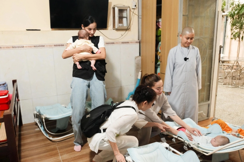 Hồ ngọc hà rơi nước mắt tôi sợ khi mình không sống trên cõi đời này nữa thì con của mình như thế nào - 9