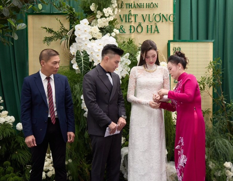 Hoa hậu đỗ thị hà đưa mẹ chồng đi làm đẹp chưa về làm dâu đã được lòng gia tộc nhà thiếu gia viết vương - 11