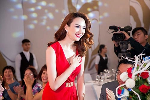 Hoa hậu ngọc diễm đẹp hút hồn với váy xẻ sâu - 5