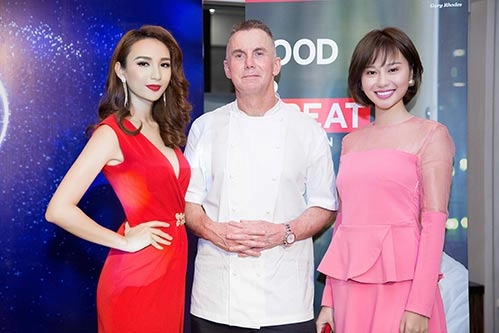 Hoa hậu ngọc diễm đẹp hút hồn với váy xẻ sâu - 7