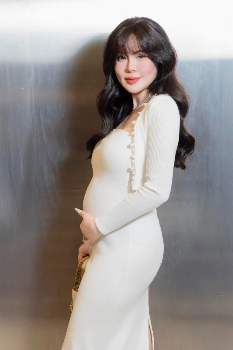 Hoa hậu phương lê sinh con thứ 4 nsưt vũ luân hạnh phúc làm bố lần đầu ở tuổi 53 - 2