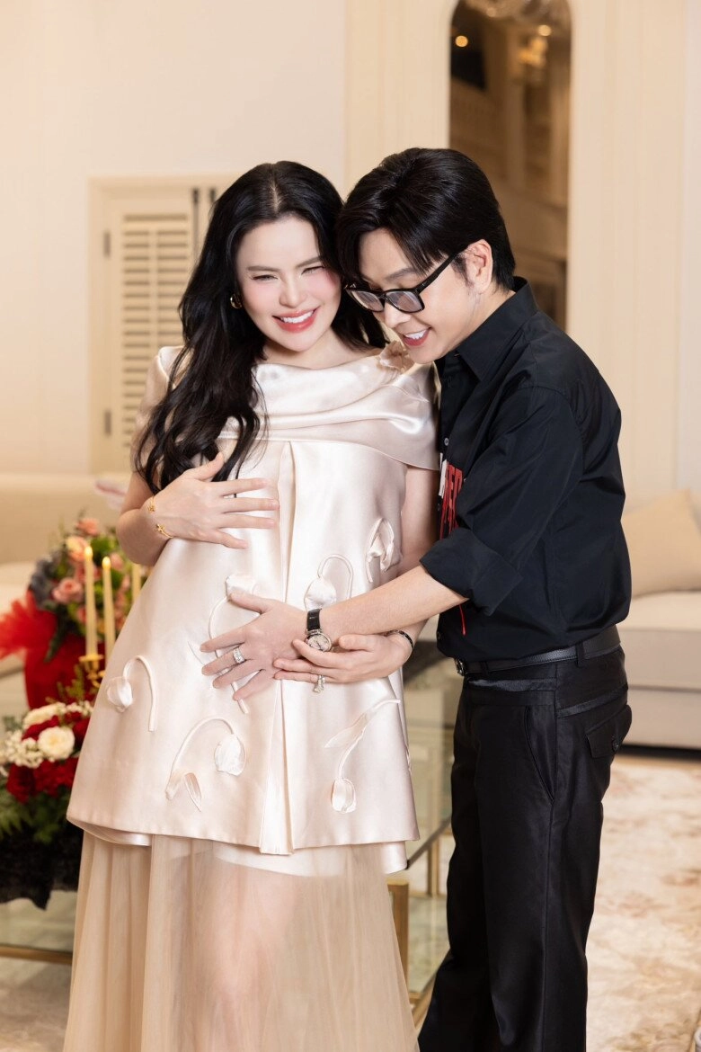 Hoa hậu phương lê sinh con thứ 4 nsưt vũ luân hạnh phúc làm bố lần đầu ở tuổi 53 - 5