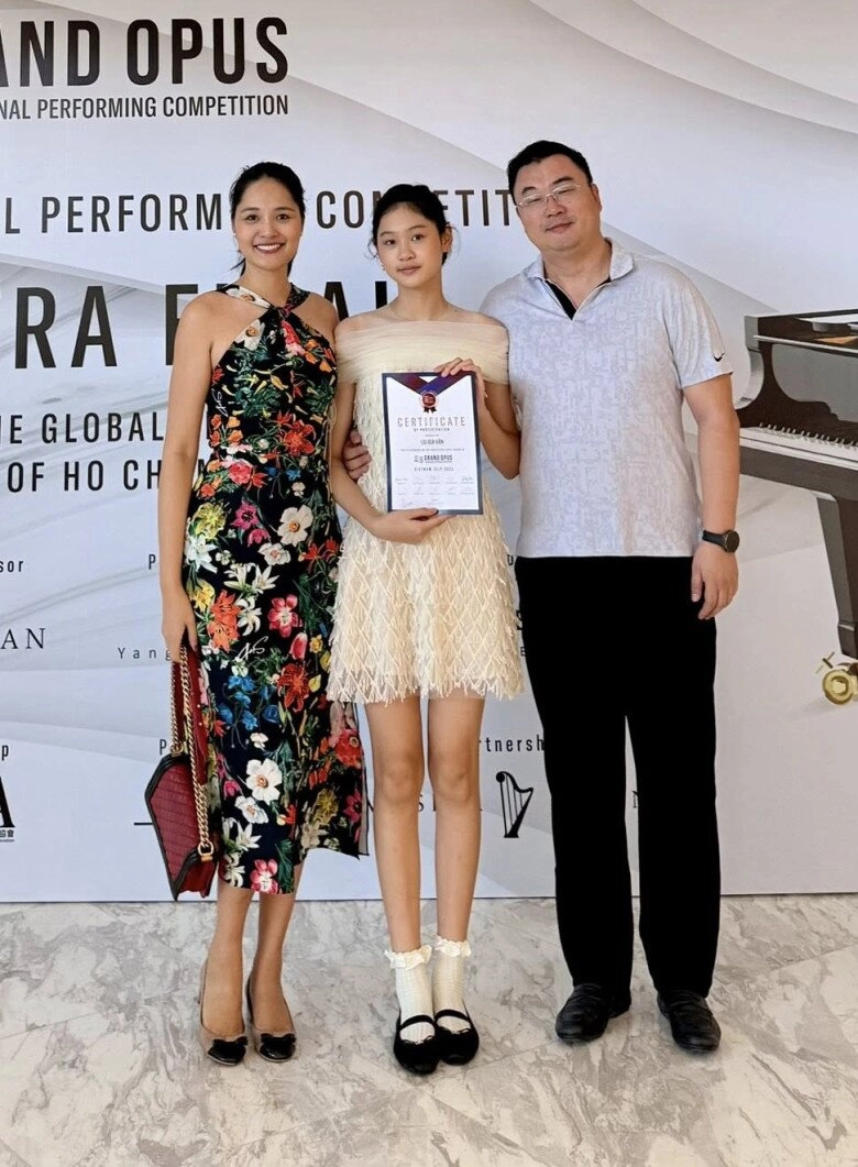 Hoa hậu việt lấy chồng trung quốc cao 1m9 sinh ái nữ 12 tuổi đã đạt ngưỡng 1m8 nhìn diện mạo càng bất ngờ - 4