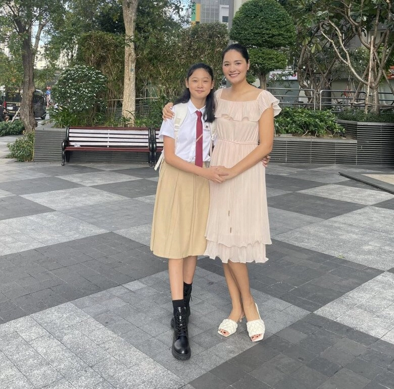 Hoa hậu việt lấy chồng trung quốc cao 1m9 sinh ái nữ 12 tuổi đã đạt ngưỡng 1m8 nhìn diện mạo càng bất ngờ - 5