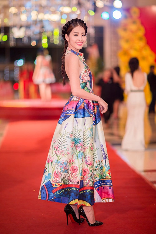 Hoa khôi nam em hà thu xinh đẹp nổi bật trên thảm đỏ - 3