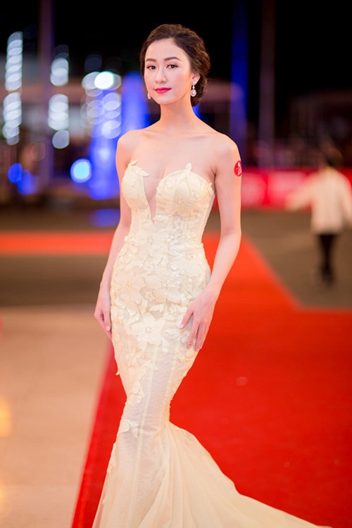 Hoa khôi nam em hà thu xinh đẹp nổi bật trên thảm đỏ - 5