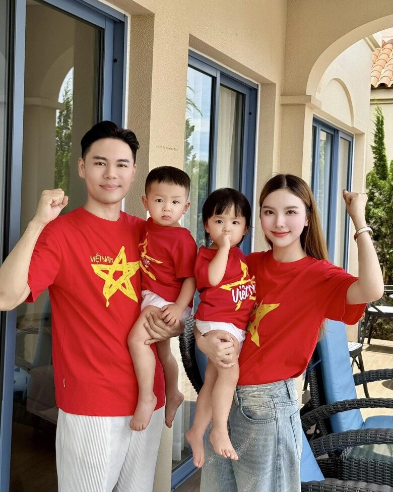 Hội mẹ bỉm sinh đôi của vbiz chạy show phương oanh được shark bình ủng hộ sam độc lập kinh tế với chồng hàn quốc - 11