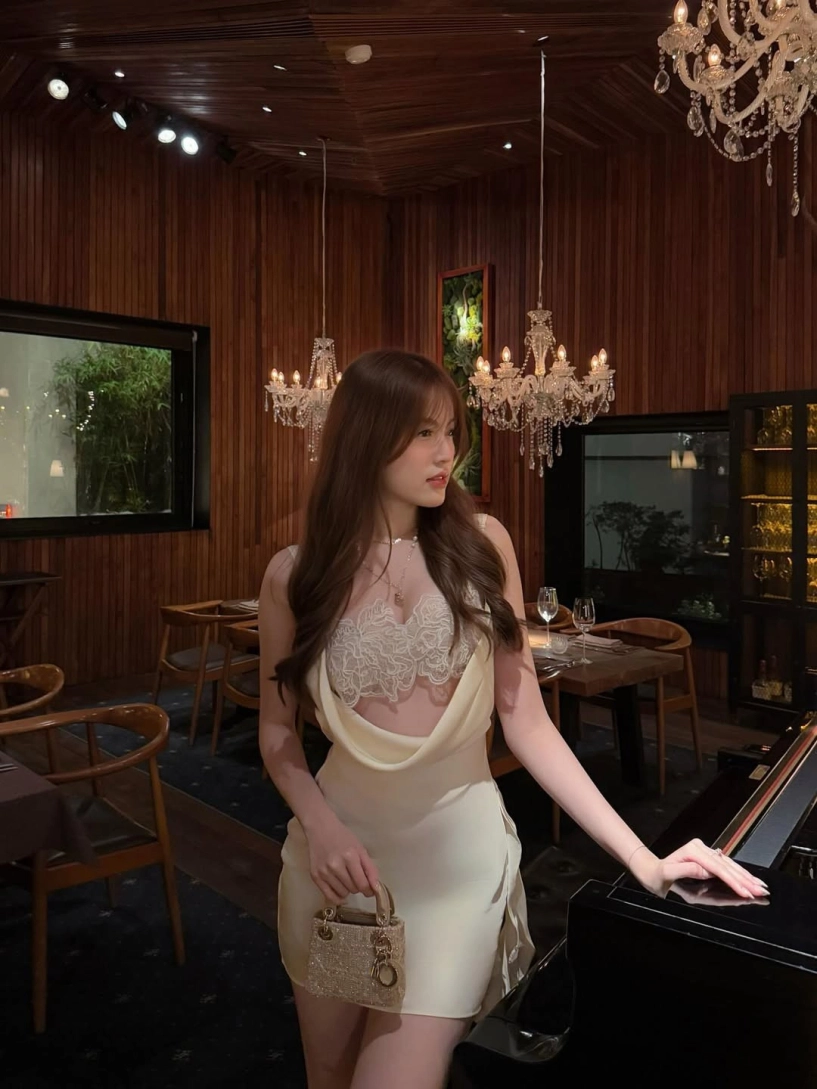 Hot girl tăng mỹ hàn đốt mắt fan với thiết kế nửa kín nửa hở - 4
