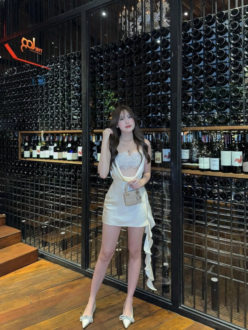 Hot girl tăng mỹ hàn đốt mắt fan với thiết kế nửa kín nửa hở - 5