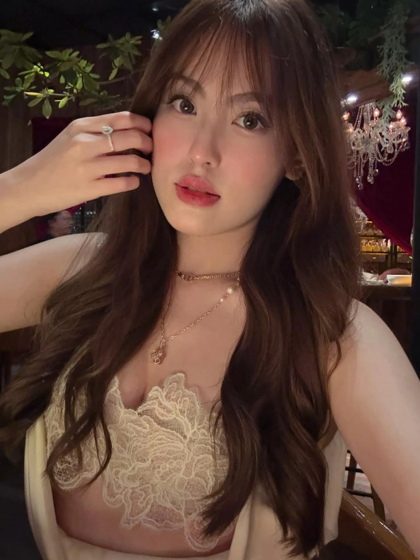 Hot girl tăng mỹ hàn đốt mắt fan với thiết kế nửa kín nửa hở - 9