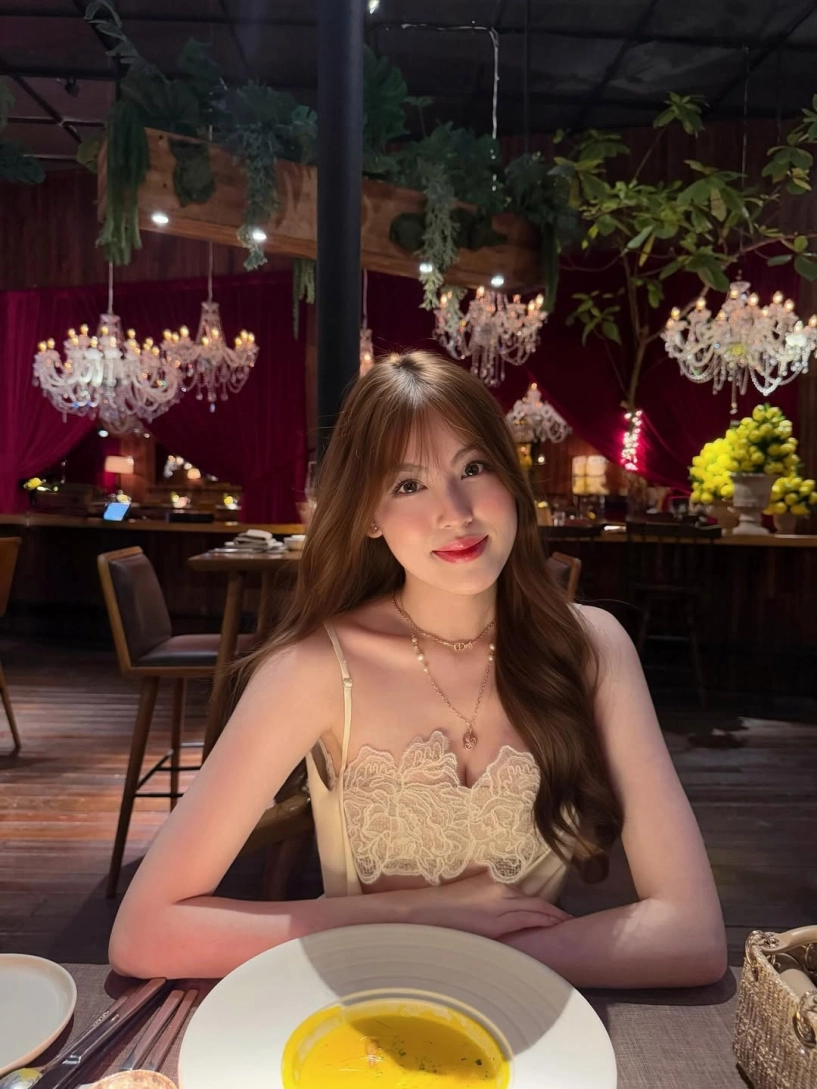 Hot girl tăng mỹ hàn đốt mắt fan với thiết kế nửa kín nửa hở - 10