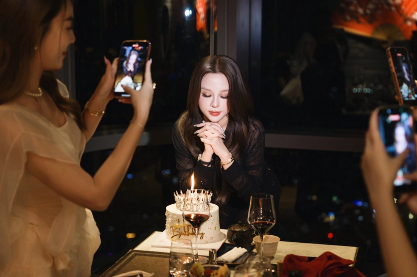 Huyền baby tuổi 36 đẹp lấn át dàn khách mời nhan sắc u40 gây choáng - 10