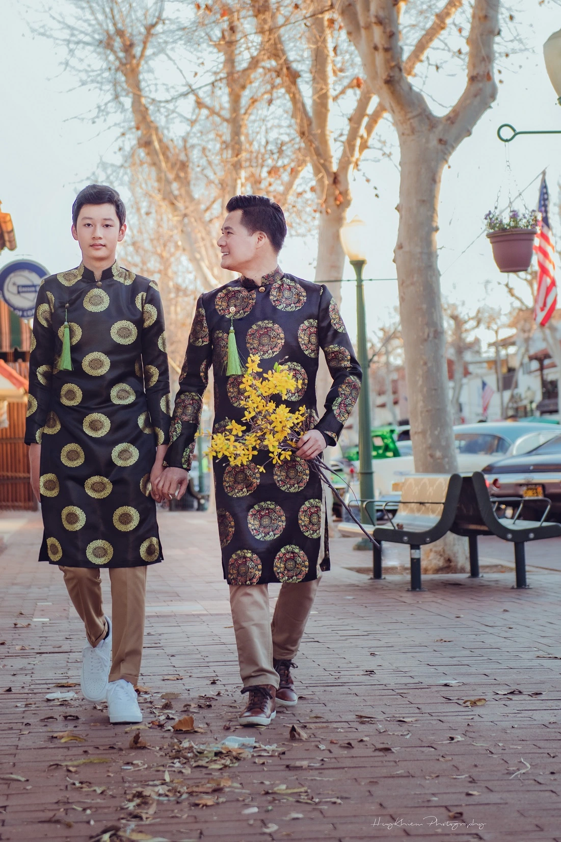 Jennifer phạm đưa con trai cao 1m9 đi lựa trường đại học quý tử nay trổ mã chuẩn bản sao của ca sĩ quang dũng - 6